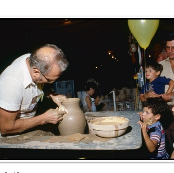 Texas Marshall RV Payne pottery pitcher - Picture 6 of 6